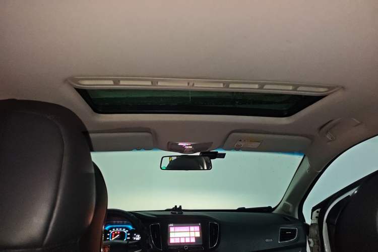 Used Roewe 360 2015 1.5L Automatic Luxury Edition Headliner