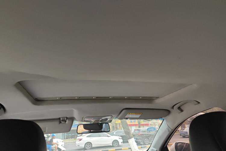 Used Roewe 360 2015 20T TST Deluxe Edition Headliner