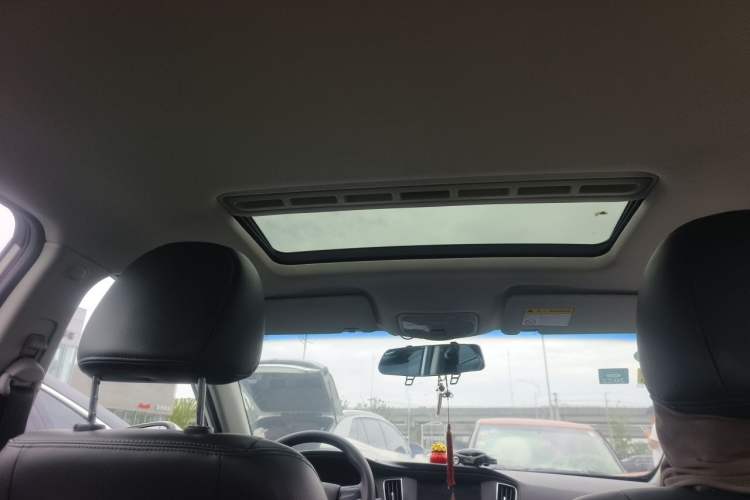 Used Roewe 360 2015 1.5L Automatic Luxury Edition Headliner