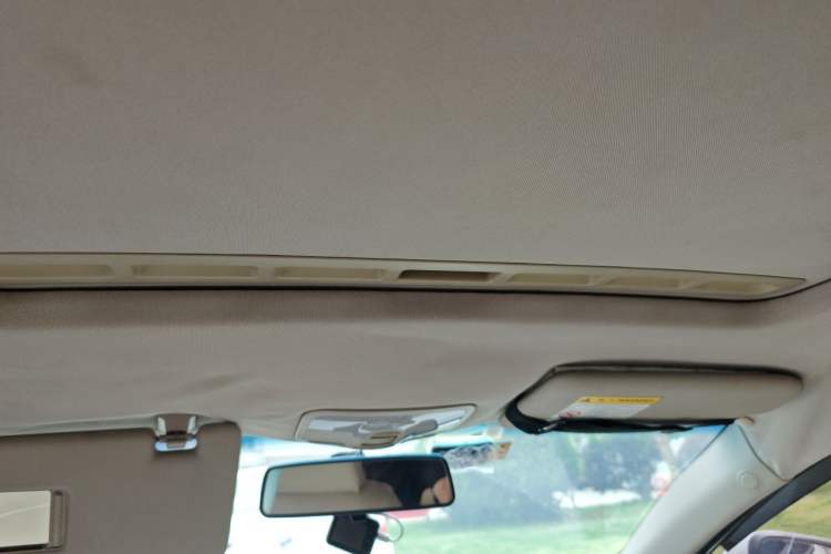 Used Roewe 360 2015 1.5L Automatic Luxury Edition Headliner