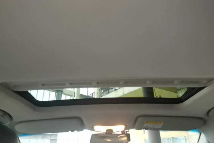 Used Roewe 360 2015 1.5L Automatic Luxury Edition Headliner