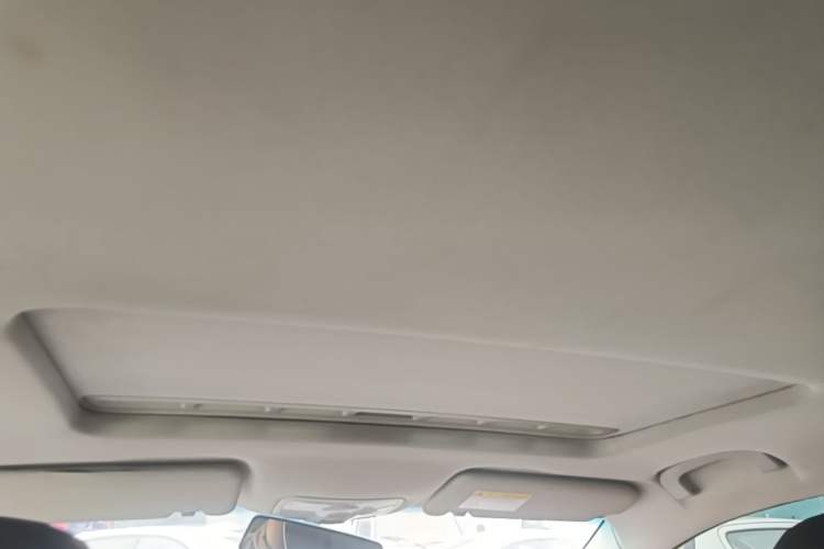 Used Roewe 360 2015 1.5L Manual Luxury Edition Headliner