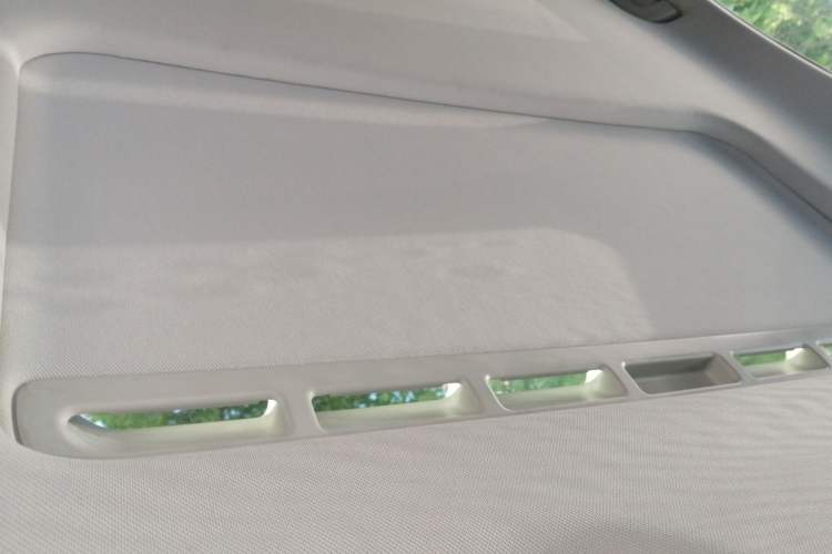 Used Roewe 360 2015 1.5L Automatic Luxury Edition Headliner