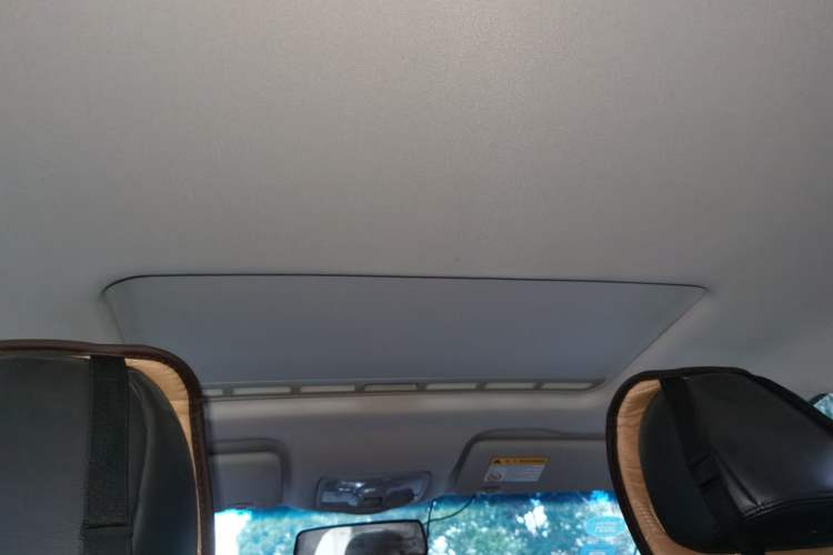 Used Roewe 360 2015 1.5L Manual Luxury Edition Headliner