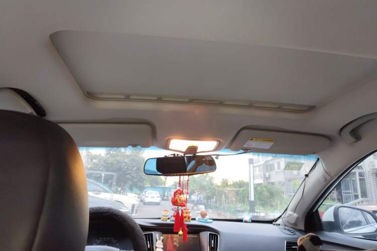 Used Roewe 360 2015 1.5L Automatic Luxury Edition Headliner