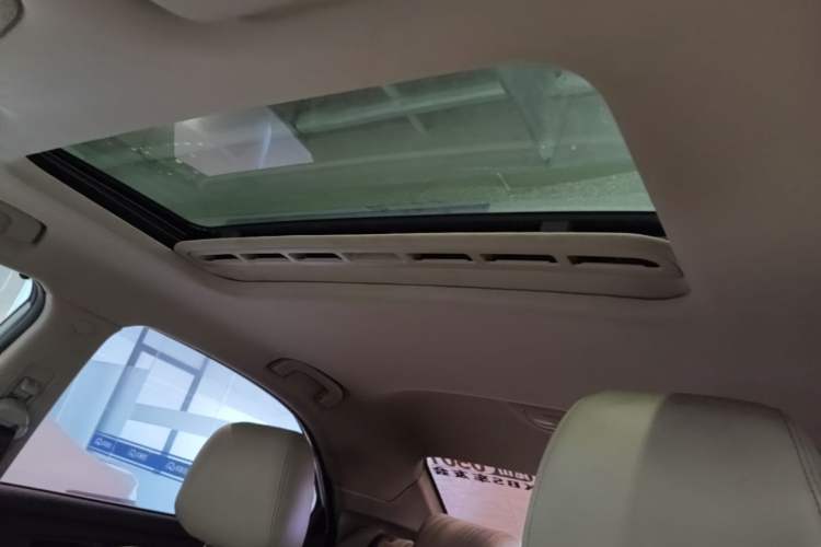 Used Roewe 360 2015 1.5L Automatic Luxury Edition Headliner