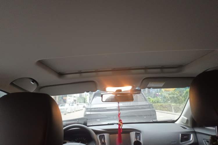 Used Roewe 360 2015 20T TST Deluxe Edition Headliner