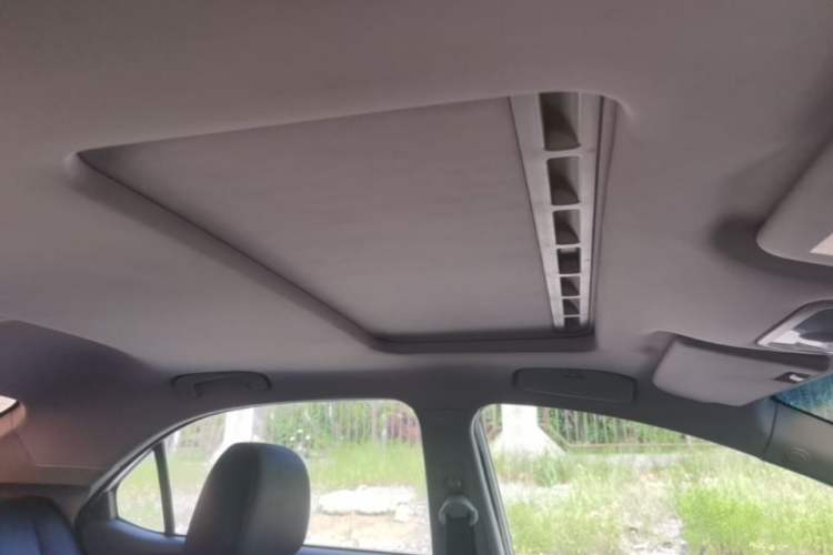 Used Roewe 360 2015 20T TST Deluxe Edition Headliner