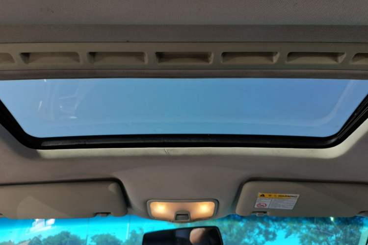 Used Roewe 360 2015 1.5L Manual Luxury Edition Headliner
