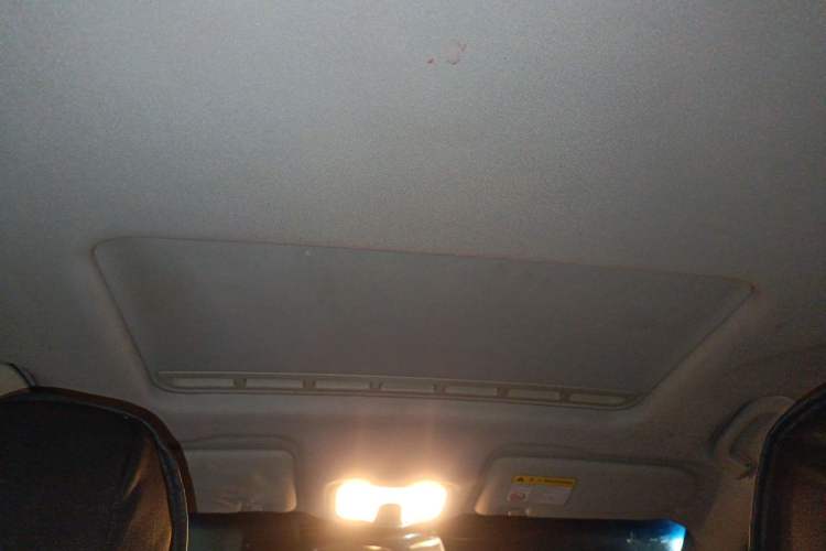 Used Roewe 360 2015 20T TST Deluxe Edition Headliner
