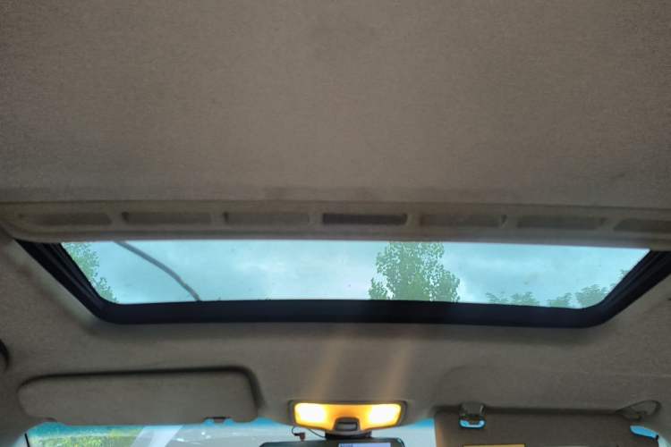 Used Roewe 360 2015 1.5L Automatic Luxury Edition Headliner
