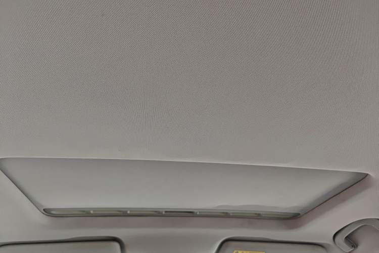 Used Roewe 360 2015 1.5L Manual Luxury Edition Headliner