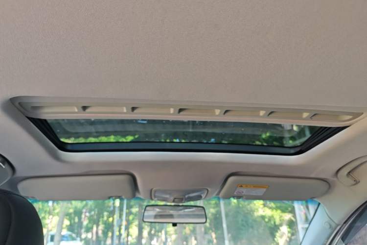 Used Roewe 360 2015 1.5L Manual Luxury Edition Headliner