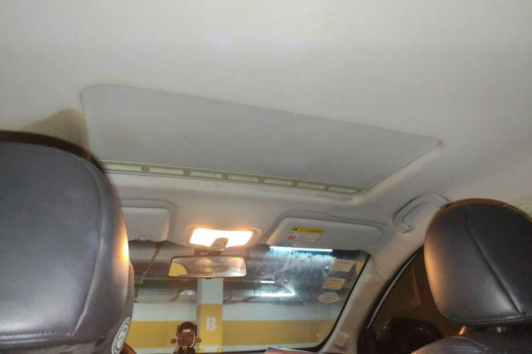 Used Roewe 360 2015 1.5L Automatic Luxury Edition Headliner