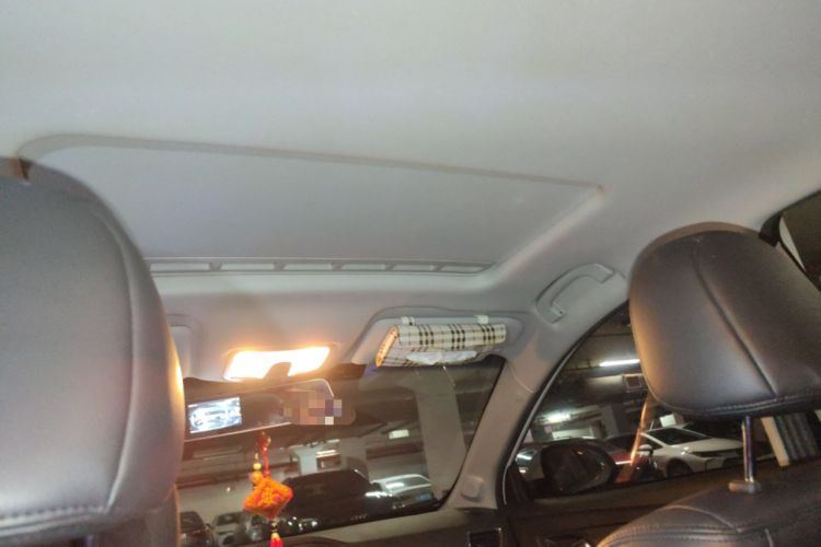 Used Roewe 360 2015 1.5L Automatic Luxury Edition Headliner