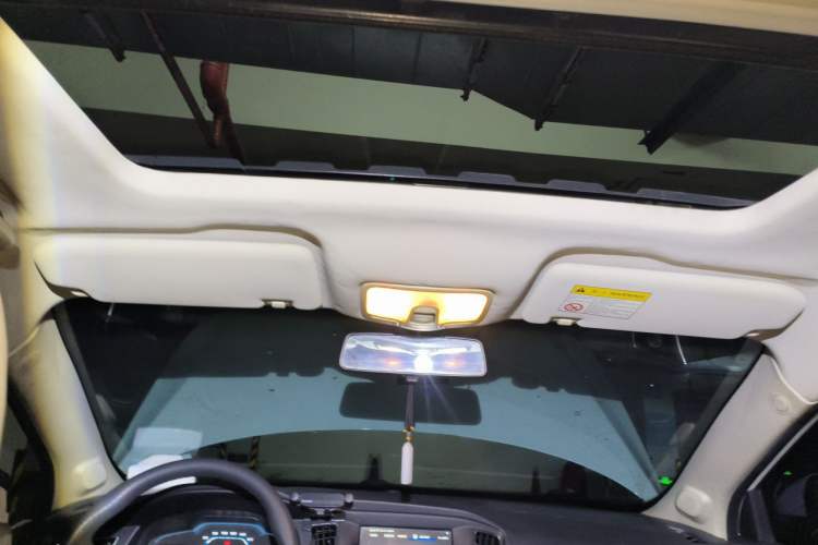 Used Roewe 360 2015 1.5L Manual Luxury Edition Headliner