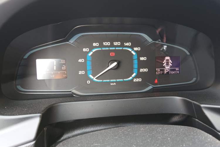 Used Roewe 360 2015 20T TST Deluxe Edition Instrument Cluster