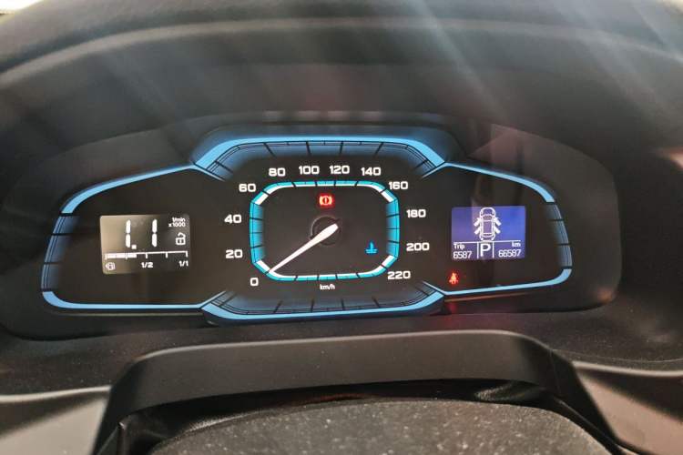 Used Roewe 360 2015 20T TST Deluxe Edition Instrument Cluster