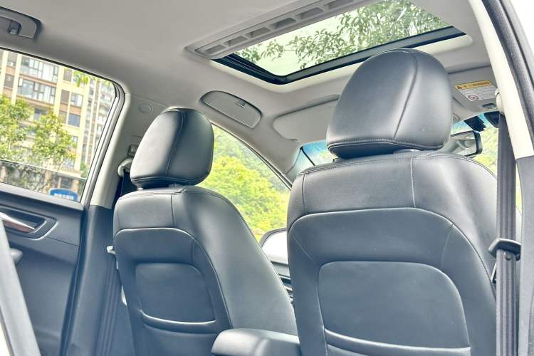 Used Roewe 360 2015 1.5L Manual Luxury Edition Interior 1