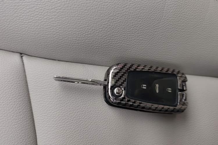 Used Roewe 360 2015 1.5L Automatic Luxury Edition Interior 1