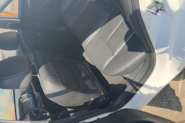 Used Roewe 360 2015 1.5L Manual Luxury Edition Interior 1
