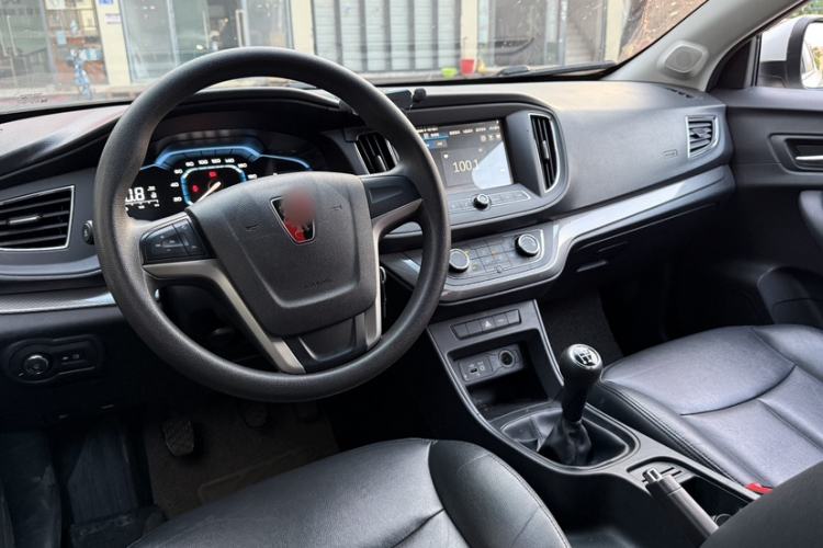Used Roewe 360 2015 1.5L Manual Luxury Edition Interior 1
