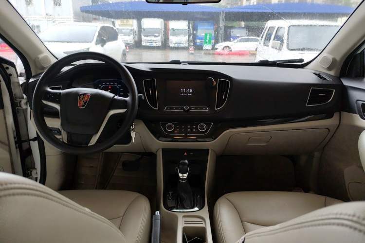 Used Roewe 360 2015 1.5L Automatic Luxury Edition Interior 2