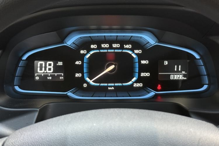 Used Roewe 360 2015 1.5L Manual Luxury Edition Interior 2