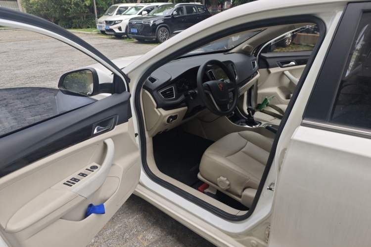 Used Roewe 360 2015 20T TST Deluxe Edition Interior 3
