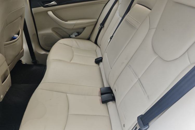 Used Roewe 360 2015 20T TST Deluxe Edition Interior 4