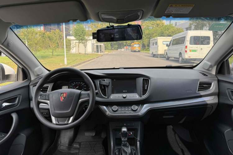 Used Roewe 360 2015 1.5L Automatic Luxury Edition Interior 6