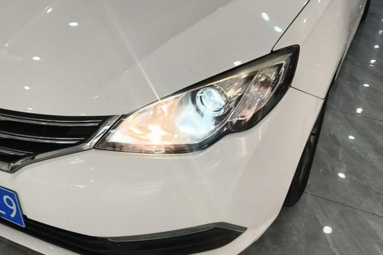Used Roewe 360 2015 20T TST Deluxe Edition Left Front Headlight