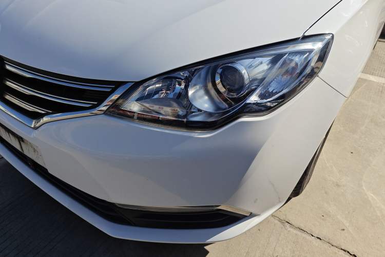 Used Roewe 360 2015 1.5L Automatic Luxury Edition Left Front Headlight