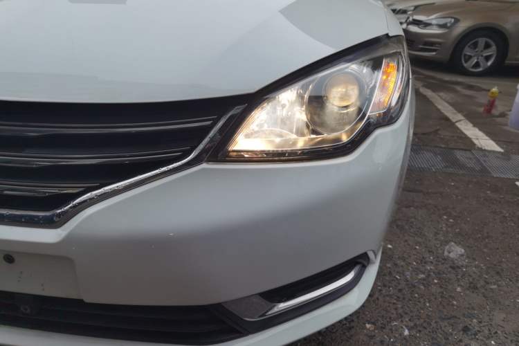 Used Roewe 360 2015 1.5L Automatic Elite Edition Left Front Headlight