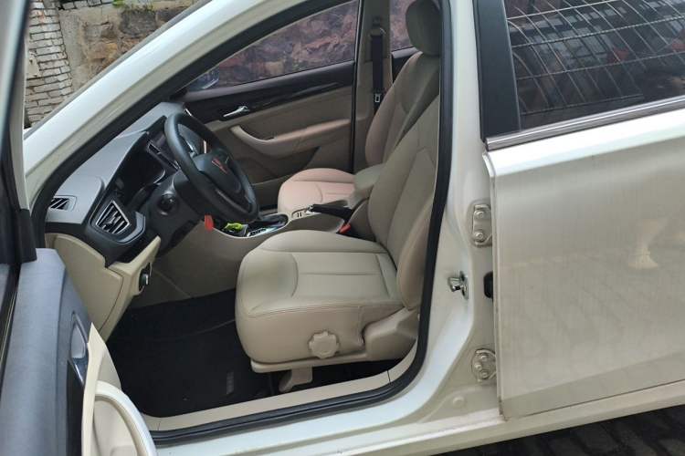 Used Roewe 360 2015 1.5L Automatic Luxury Edition Left Front Seat