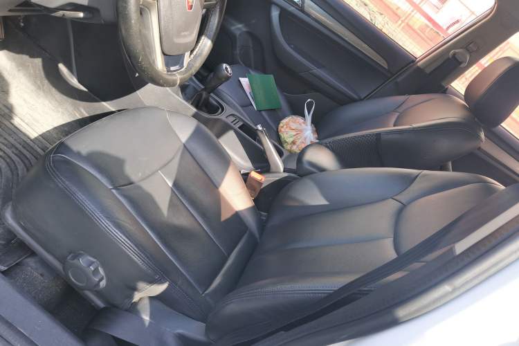 Used Roewe 360 2015 1.5L Manual Luxury Edition Left Front Seat