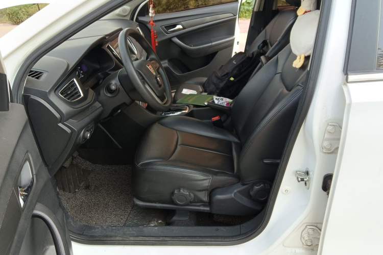 Used Roewe 360 2015 20T TST Deluxe Edition Left Front Seat