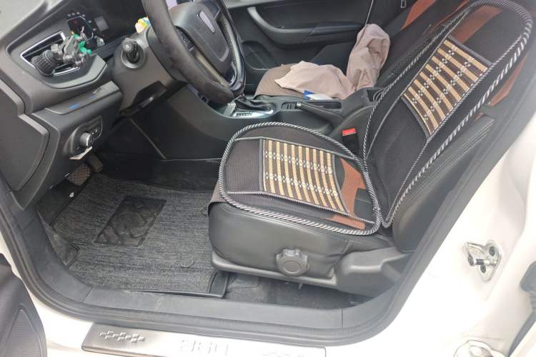 Used Roewe 360 2015 1.5L Automatic Luxury Edition Left Front Seat