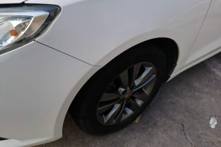 Used Roewe 360 2015 20T TST Deluxe Edition Left Front Wheel Hub