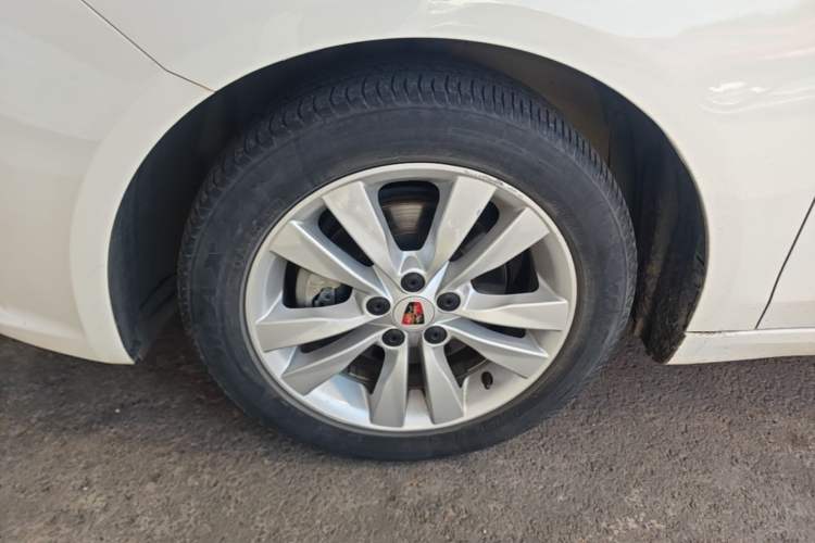 Used Roewe 360 2015 1.5L Automatic Luxury Edition Left Front Wheel Hub