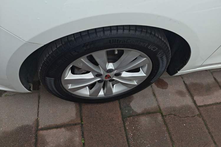 Used Roewe 360 2015 1.5L Automatic Luxury Edition Left Front Wheel Hub