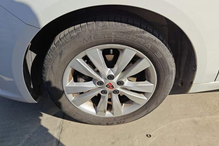 Used Roewe 360 2015 1.5L Automatic Luxury Edition Left Front Wheel Hub