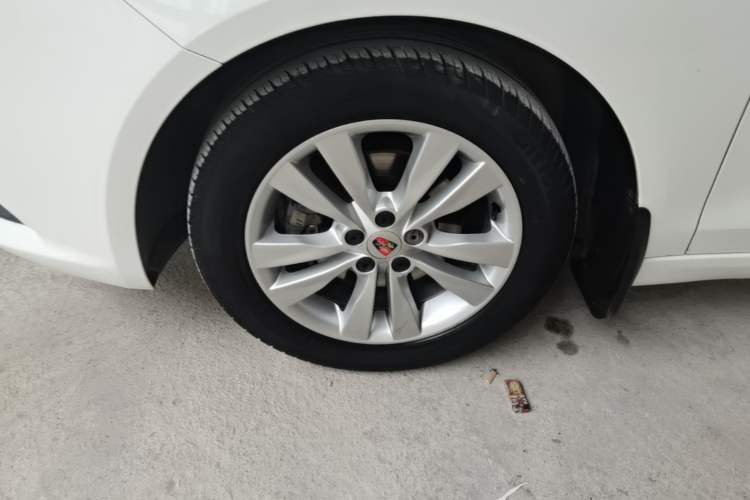 Used Roewe 360 2015 1.5L Automatic Luxury Edition Left Front Wheel Hub