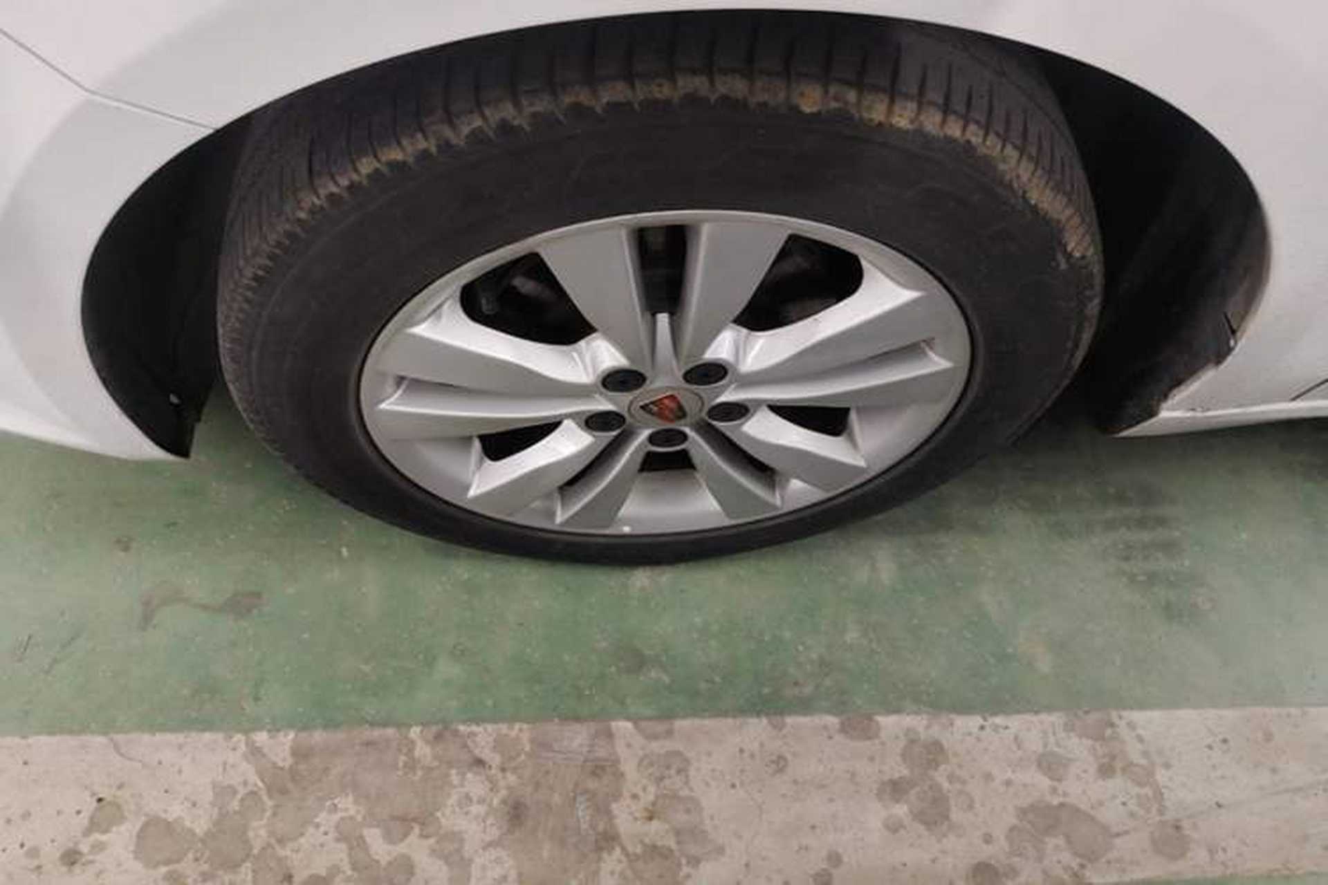 Used Roewe 360 2015 1.5L Automatic Luxury Edition Left Front Wheel Hub