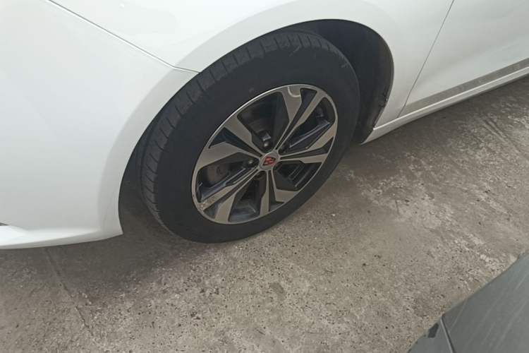 Used Roewe 360 2015 1.5L Manual Luxury Edition Left Front Wheel Hub