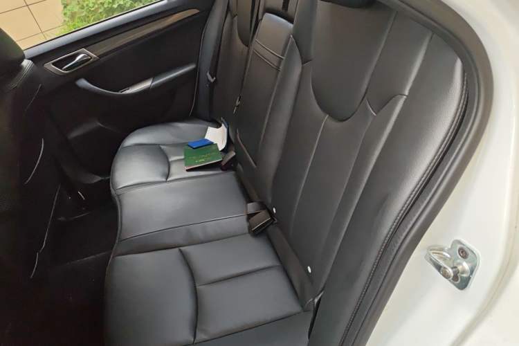 Used Roewe 360 2015 20T TST Deluxe Edition Left Rear Seat