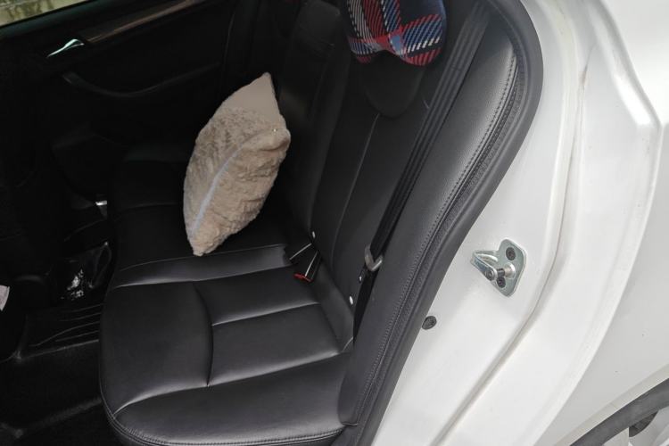 Used Roewe 360 2015 1.5L Automatic Luxury Edition Left Rear Seat