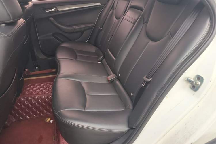 Used Roewe 360 2015 1.5L Automatic Luxury Edition Left Rear Seat