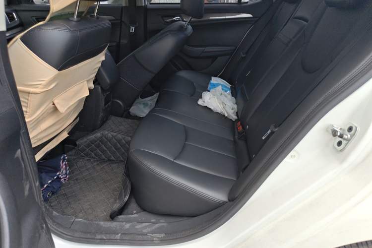 Used Roewe 360 2015 1.5L Automatic Luxury Edition Left Rear Seat