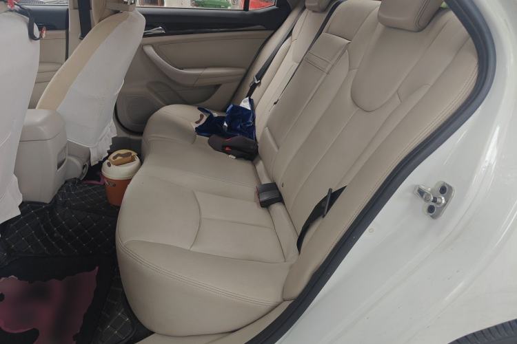 Used Roewe 360 2015 1.5L Automatic Luxury Edition Left Rear Seat